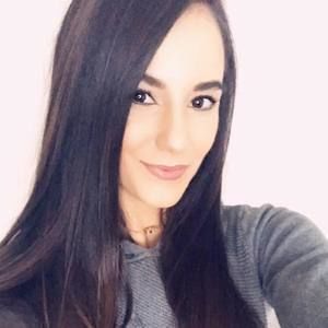 Meet your Posher, Monique